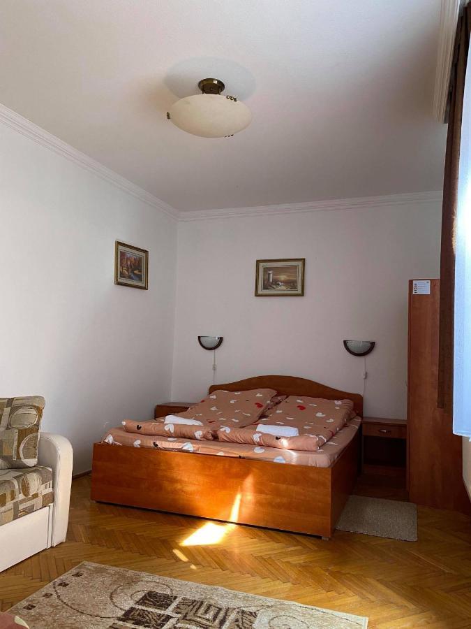 Birta Apartman Hajduszoboszlo Ngoại thất bức ảnh