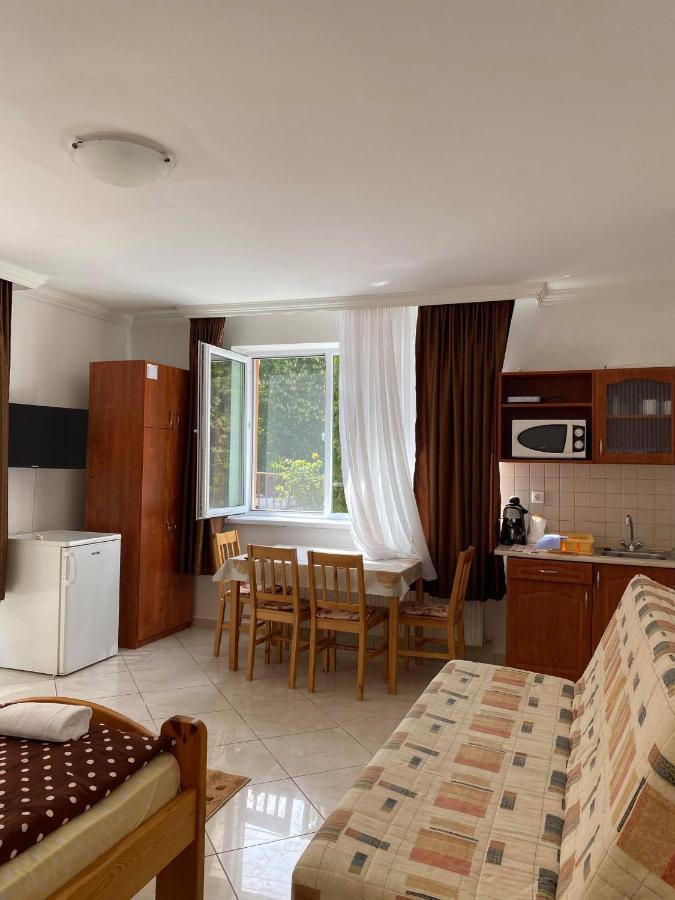 Birta Apartman Hajduszoboszlo Ngoại thất bức ảnh